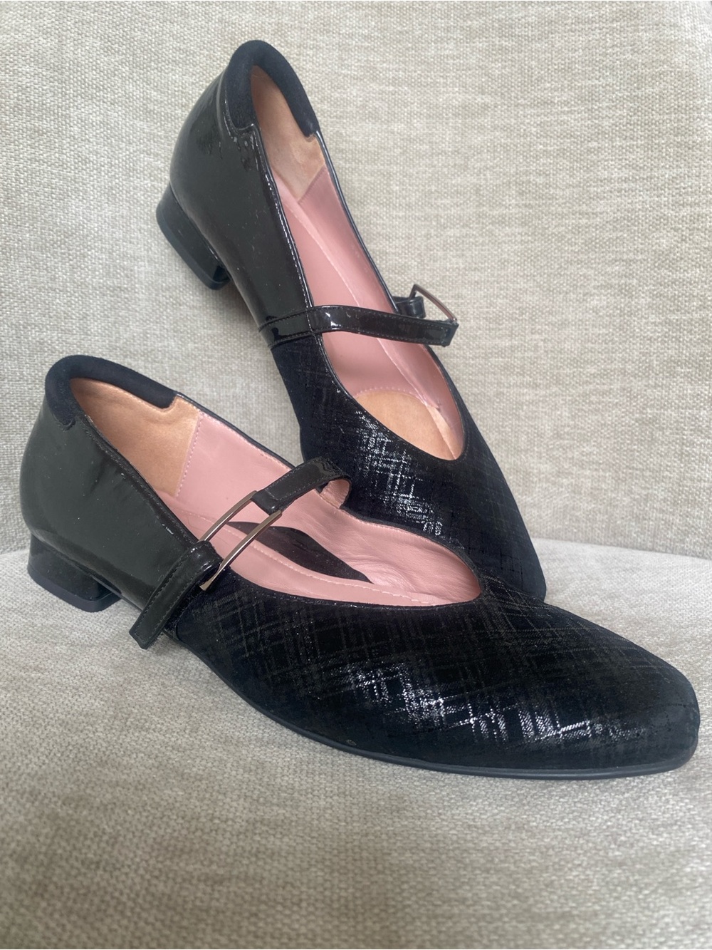 BeautiFeel Black Mary Jane Flats silver buckle subtle grid texture Size 9 /9.5US
